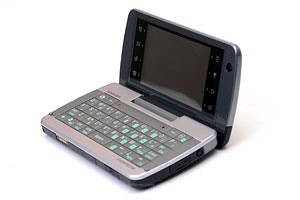 WVGA 闊屏‧指紋辨識：日製 Toshiba Portege G910