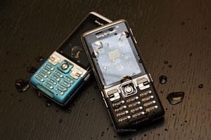 防水濺防塵‧人臉對焦：Sony Ericsson C702 試用報告