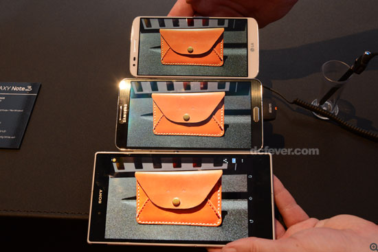 Sony 及 Samsung 手機的屏幕能顯示兩種皮革的顏色