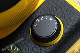 透過機前的快速撥輪，用家更可快速於 4 種 Smart Effect 之間切換。