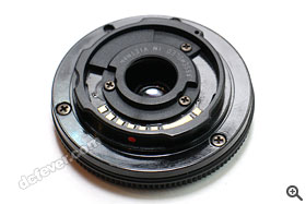 接環一樣設有電子接點。