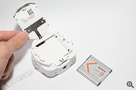 和 QX100 一樣採用NP-NB 充電池，可拍攝約 200 張相片。
