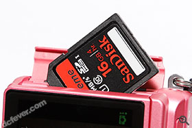 採用 SD 卡作儲存。