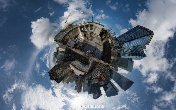 在畫面上右擊滑鼠，就會見到一個名「Planet View」的選項，原本看遍四角的畫面會變成一個小星球。 