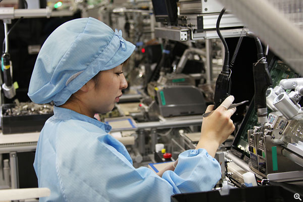生產線以「Man Machine Cell」系統組成，大大加強了調動的靈活性。