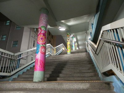 處理後路人消失