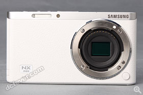 採用全新的 NX-M 接環規格。