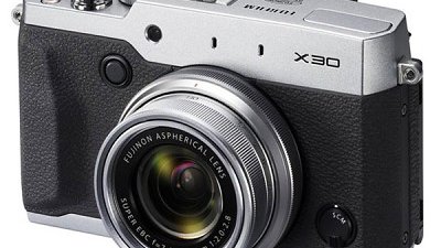 富士 X30 無大尺寸感光，實時 EVF 加雙環操控搭救！
