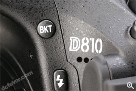 「BKT」包圍鍵則移到內置閃燈旁邊。