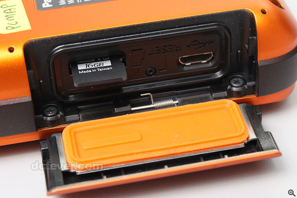採用 micro SD 卡作儲存,而電池則為容量 1450mAh 的內置鋰電。