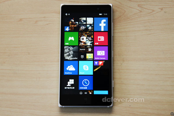 Nokia Lumia 830 設有 4.7 吋 1280 X 720 解像度屏幕