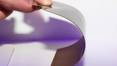 LG 彎曲屏幕 Plastic OLED 拆解：2015 年有屈曲屏幕手機出！
