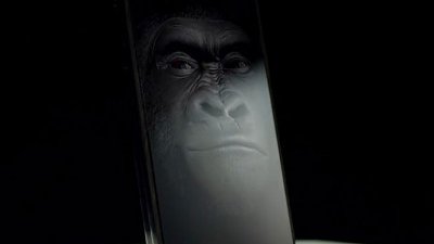 手機屏幕玻璃升級！Gorilla Glass 4 一米墜地免爆 Mon？
