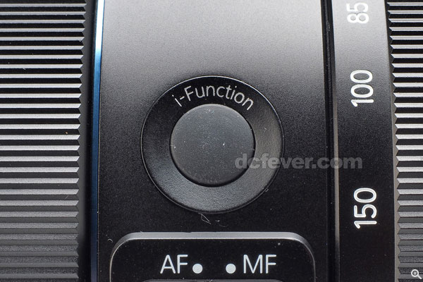 貴為更專業的 Premium S 系列鏡頭,i-Function 快捷鍵的面積大增,方便戴上手套的攝影師按下按鈕。