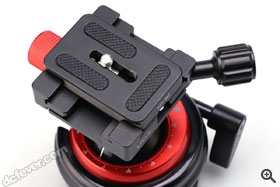 UBH 45XC 的快拆底座採用十字型設計,快拆板的安裝方向可以作 90° 轉向。