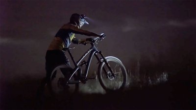 Sony A7S II 純天然光拍攝，Mountain Bike 夜幕跑山！