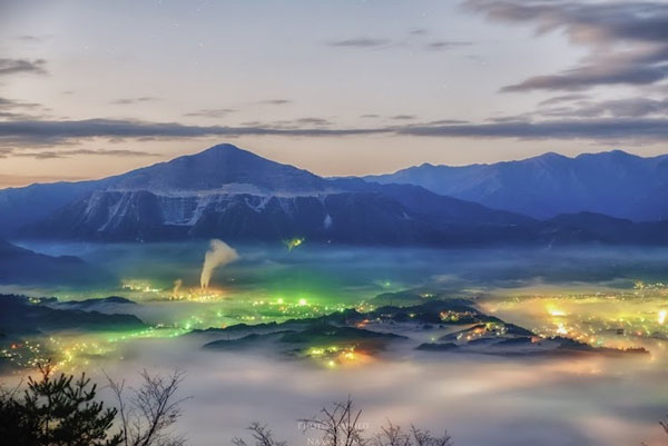 水彩色奇幻云海!日本小镇超梦幻夜景