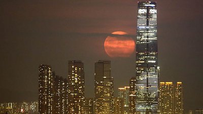 香港攝影師「超級月亮」震撼相片，入圍國家地理雜誌攝影大賽！