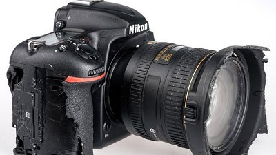 【當咗咬牙膠】全新 Nikon D500 被德國牧羊犬「蹂躪」後，仍可正常拍攝！
