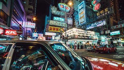 霓虹燈夜景相參加「街拍攝影大賽」，90 後攝影師紀錄逐漸消失香港景色