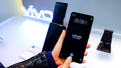 vivo 首款屏幕指紋識別手機亮相！用 Mon 貼可能影響成功率