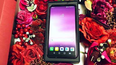 新年用紅機！LG V30+ 莓紅色實拍