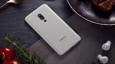 「六五折玩 Huawei P20 相機！」Meizu 15 發表