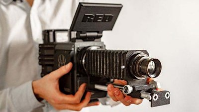 將 140 年歷史鏡頭安裝在 HK$117,000 現代電影級攝影機，有驚人拍攝效果？