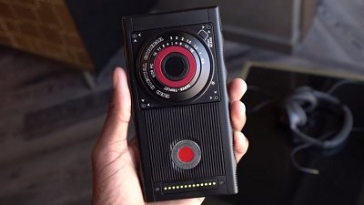 「專業級拍片手機」Red Hydrogen 延期推出！新增 4-View video 功能
