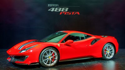 歷來最強 V8 引擎：Ferrari 488 Pista 駕到