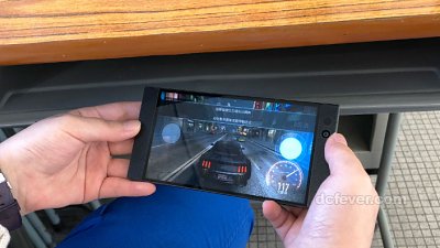 Razer Phone 2 年底推出：有望成首款 Snapdragon 855 手機 