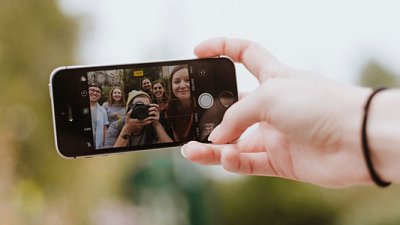 預視 1.5 米社交距離新常態？Apple 合成群拍專利曝光
