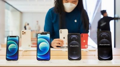 Apple 流出內部文件證實 iPhone 12「綠屏門」存在：正調查原因