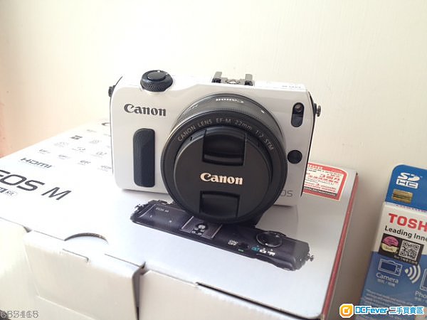 出售 Canon EOS M body + 22mm Kit Lens , 95