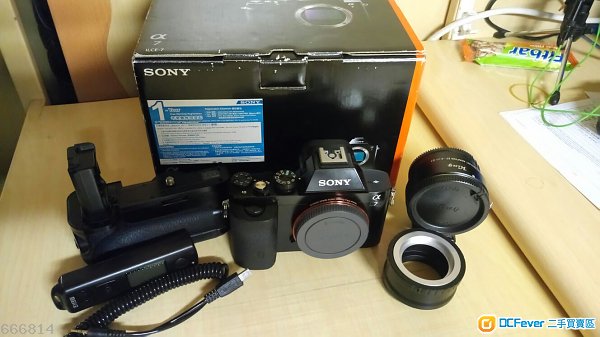 出售 行货Sony A7 连直倒及配件 (Nex, A6000,