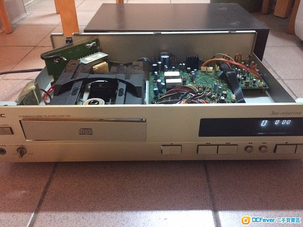 cec cd2100 cd player the disc loading mechanism damaged/some