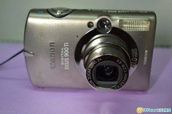 canon ixus 900 ti 第一款采用 钛金属机身的数码机 耐磨 坚硬