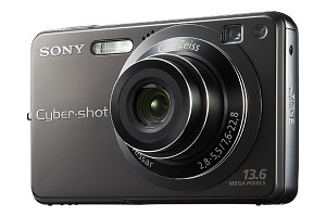 1360 萬像消費鈦合金機：Sony DSC-W300