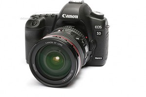 Canon 就「黑點」問題為 EOS 5D Mark II 推出新 Firmware