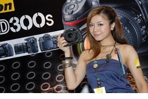 Nikon 全新 DSLR 及鏡頭正式發表：D300s 開售價 HK$ 14,800