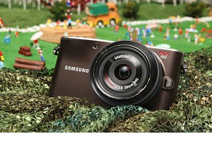 Samsung NX100 輕盈登場：套裝價 HK$ 4,990