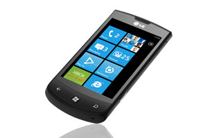 全港首部 Windows Phone 7 手機︰LG Optimus 7 E900 搶閘登場