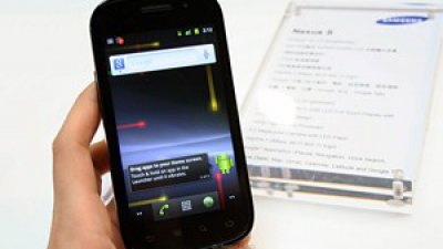 Nexus S 行貨率先睇：Android 2.2.3 配 Super CLEAR LCD 解決偏色問題