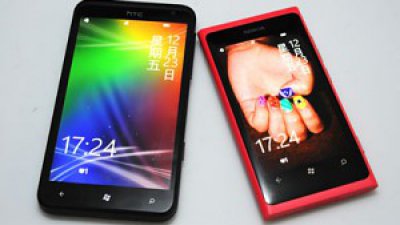 Nokia Lumia 800 VS HTC Titan： 旗艦 Windows Phone 大激鬥
