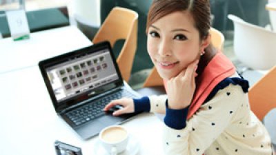 至 like Wi-Fi 即上 Facebook 分享 Samsung SMART Camera