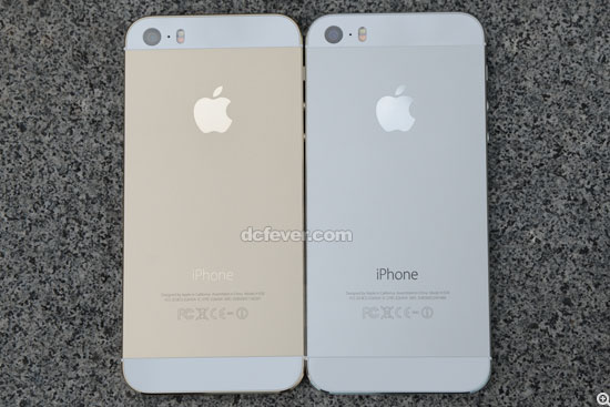 iPhone 5S 金色及銀色版的機背
