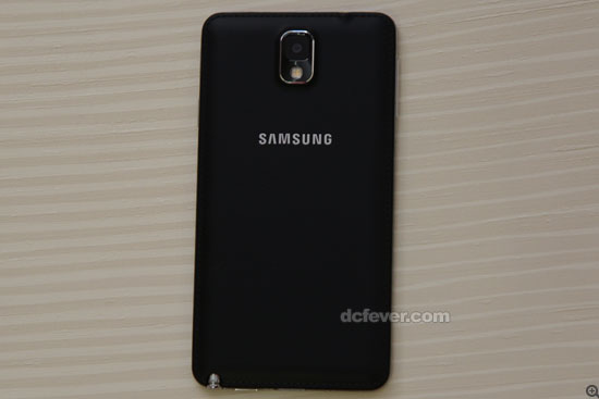 Galaxy Note 3 加入仿皮的機背設計 