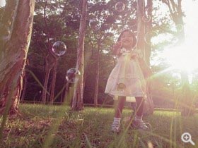 吹氣泡泡營造更好的氣氛