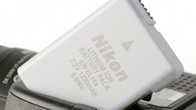 Nikon Firmware 更新封殺副廠電？