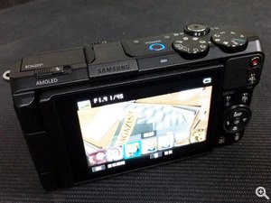 Samsung EX2F 的好處是光圈大，快門夠快可拍出清晰相片